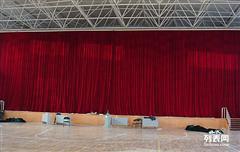 天津辦公與家庭窗簾選擇指南 卷簾、百葉簾與布藝窗簾的多樣化應用